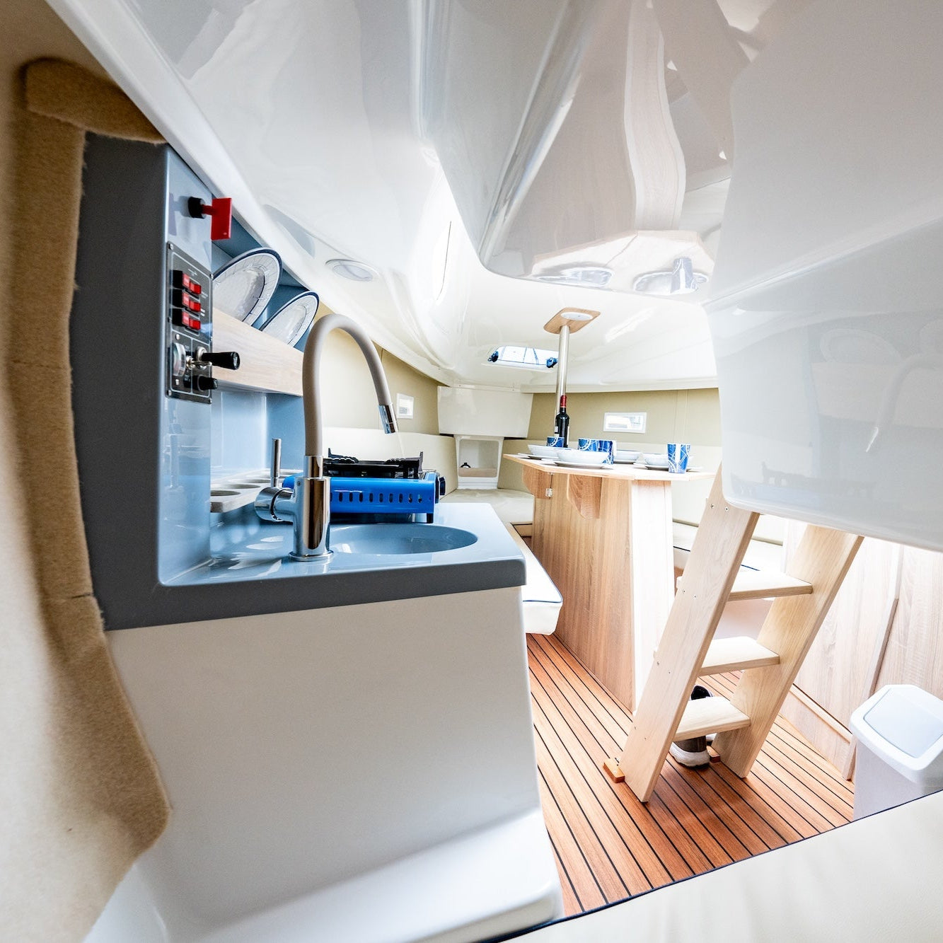 Burinės jachtos VIKO nuoma