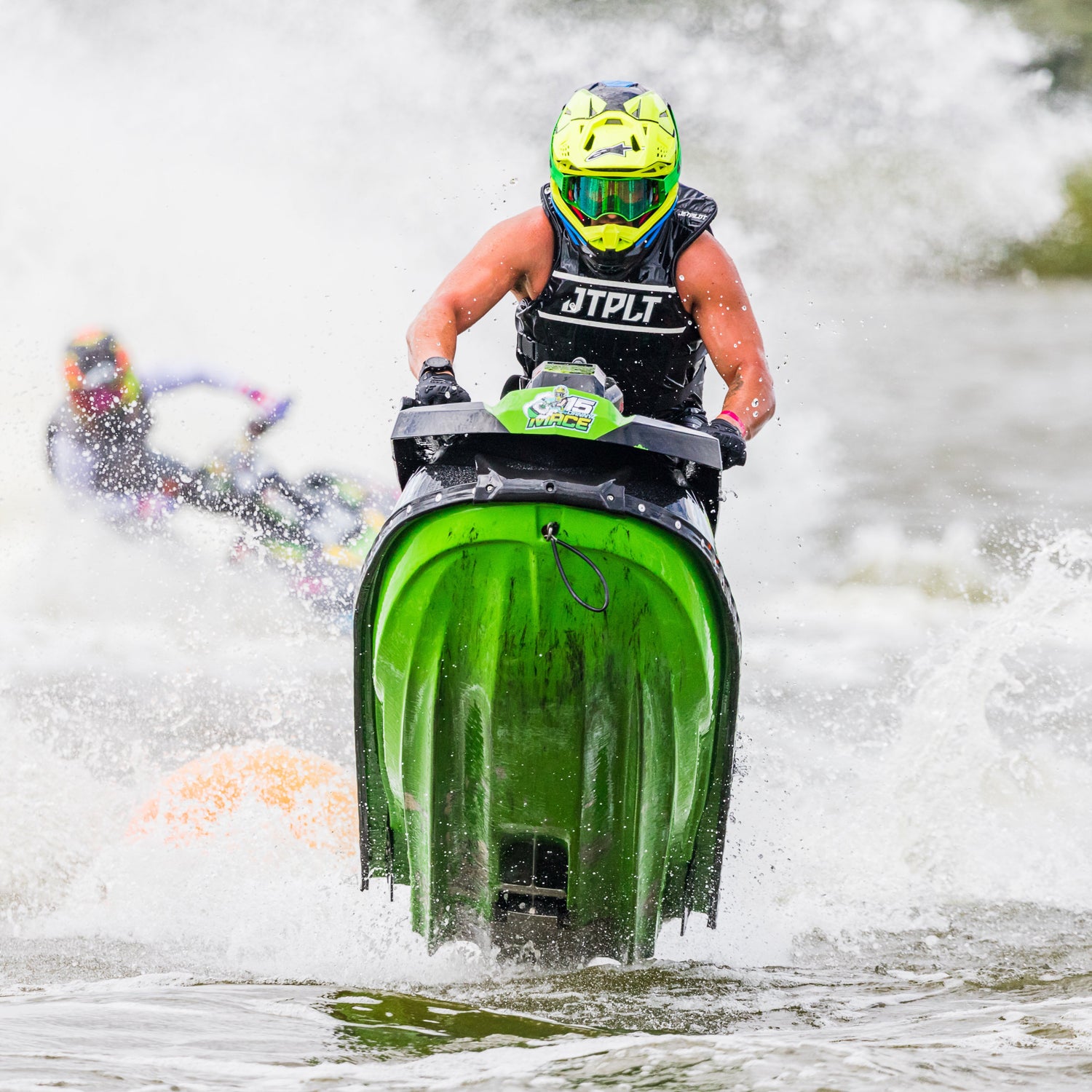 Ilgalaikė švartavimosi vieta vandens motociklui